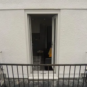 https://apt-modern-1-bed-near-city-centre.cardiffhotelswales.com